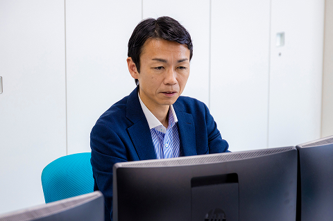 働く従業員の写真