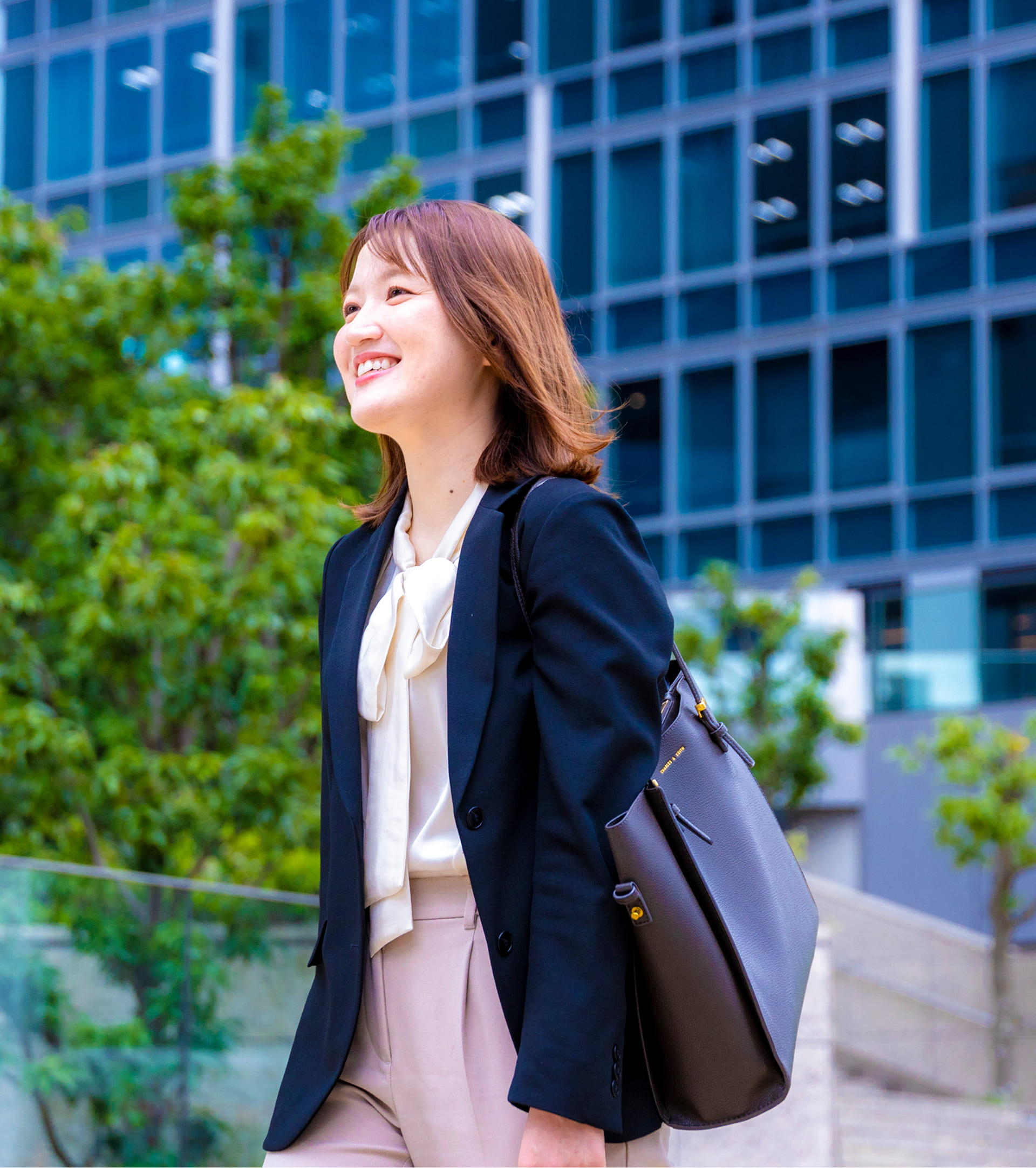 働く従業員の写真